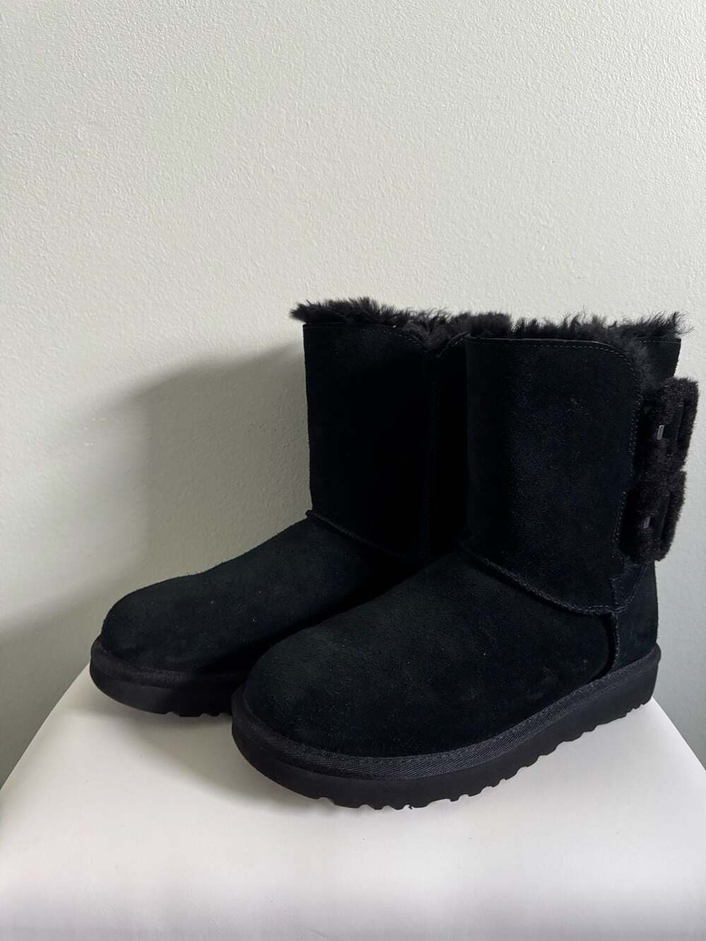 UGG Classic Mini Twist Bow Black Suede Fur Ankle Boots Size US 7